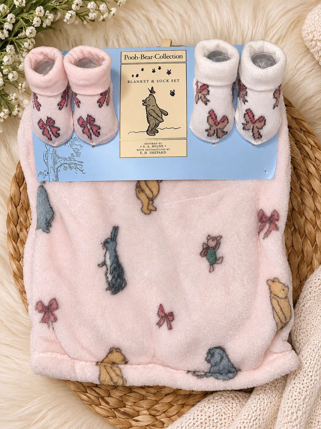 Sweetest Little Cuddles โ Pooh Bear Blanket & Sock Set ๐ photo 1